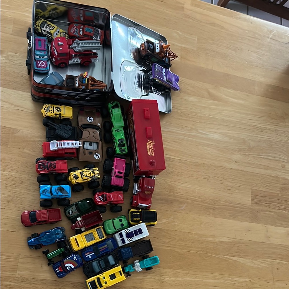 Hot wheels/ Pixar Cars & Vehicles Set